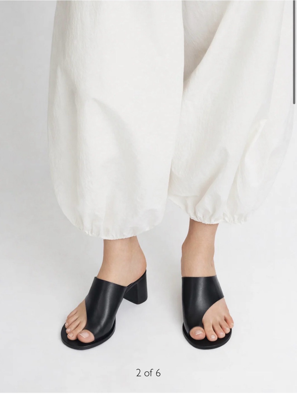 Women's Black Leather Toe-Loop Sandals